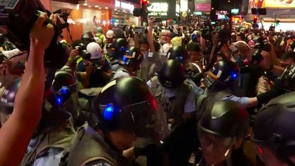 Download Video: Cinco manifestantes detidos após confrontos em Hong Kong