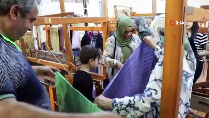 Gazenne Dokuması Kadınlara Hem Meslek Hem de Gelir Kapısı Oluyor
