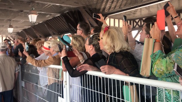 Nicolas Sarkozy en dédicace à Deauville