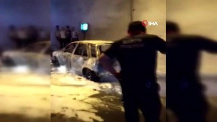 Amasra tünelinde alev alan otomobil hurdaya döndü