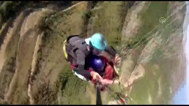 Yamaç paraşütüyle uçarken tulum çaldı