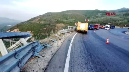 Bursa'da 200 metrelik uçuruma yuvarlanan TIR'ın sürücüsü öldü