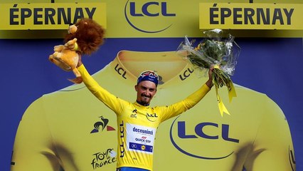 Alaphilippe endosse le maillot jaune du Tour de France