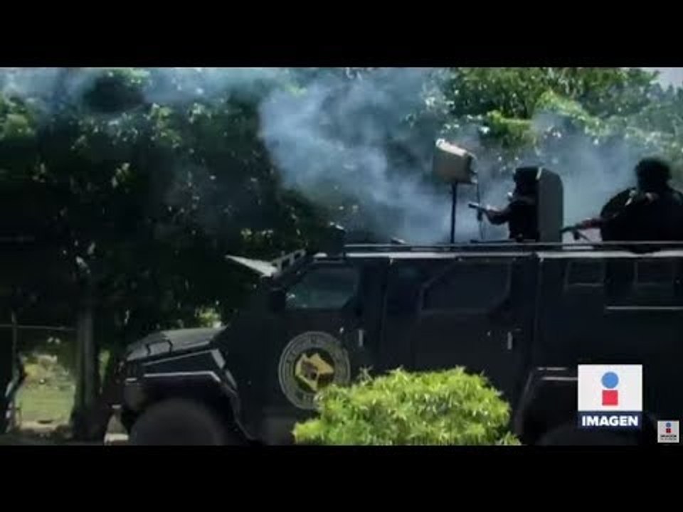Normalistas se enfrentan contra policías en Chiapas | Noticias con Ciro Gómez Leyva