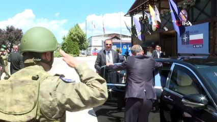 - Cumhurbaşkanı Erdoğan Bosna'da Barış Gücü'nde Görevli Türk Askerlerini Ziyaret Etti