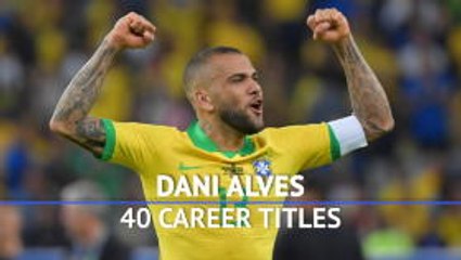 Télécharger la video: Dani Alves reaches 40th title milestone