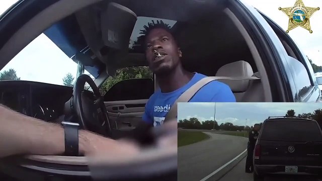 Un suspect traine un policier sur 100 mètres en prenant la fuite pendant un contrôle