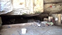 Mağarada besihane...Aşırı sıcaklarda Şanlıurfa'da mağaralar ahır olarak kullanılıyor