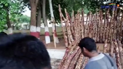 செம்மரங்களை வெட்டி  லாரியில் கடத்தி சென்ற கடலூரை சேர்ந்த உலகநாதன் வேலு ஆகியோர்  கைது -வீடியோ