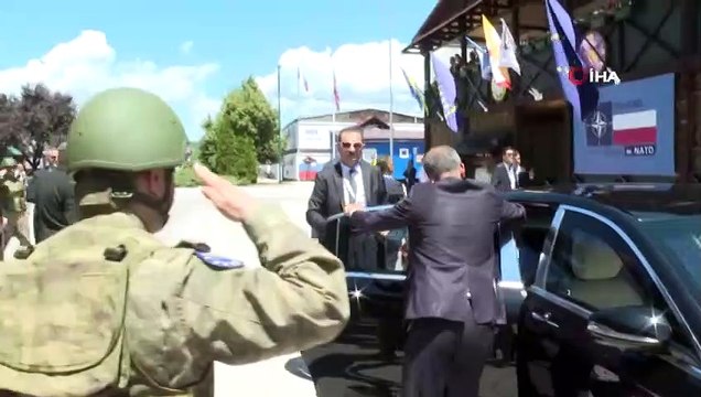 Cumhurbaşkanı Erdoğan Bosna'da Barış Gücü'nde Görevli Türk Askerlerini Ziyaret Etti