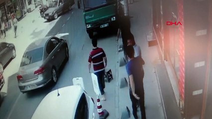 "Niye yan bakıyorsun" deyip dövdüler!