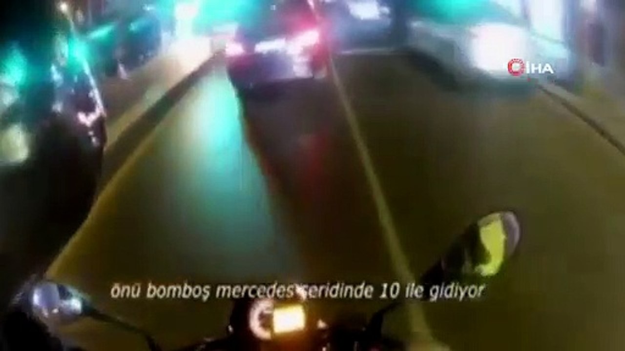 Kaza geliyorum dedi... İstanbul’da motosikletlinin yaşadığı ilginç kaza kamerada