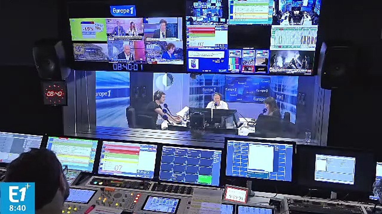 À la Une - une tunique jaune pour Julian Alaphilippe