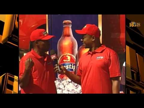 Prestige.- Remise des clés de Toyota Hilux aux premiers gagnants de la promotion ''Anba Bouchon''.