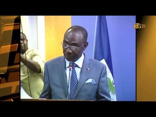 Signature d'entente entre le Premier ministre, Evans Paul  et la délégation de l'UE.