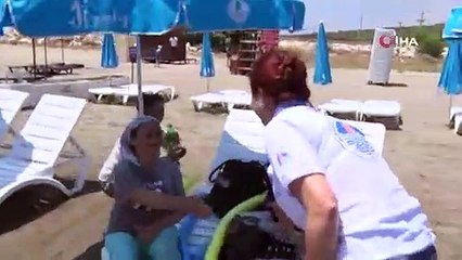 Çocuklar denize ilk kez dokundu