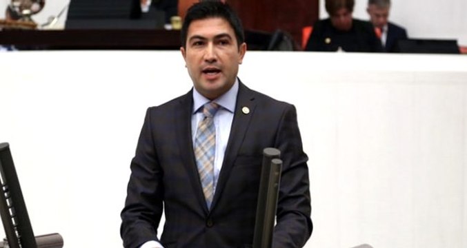 AK Parti Denizli Milletvekili Cahit Özkan trafik kazası geçirdi