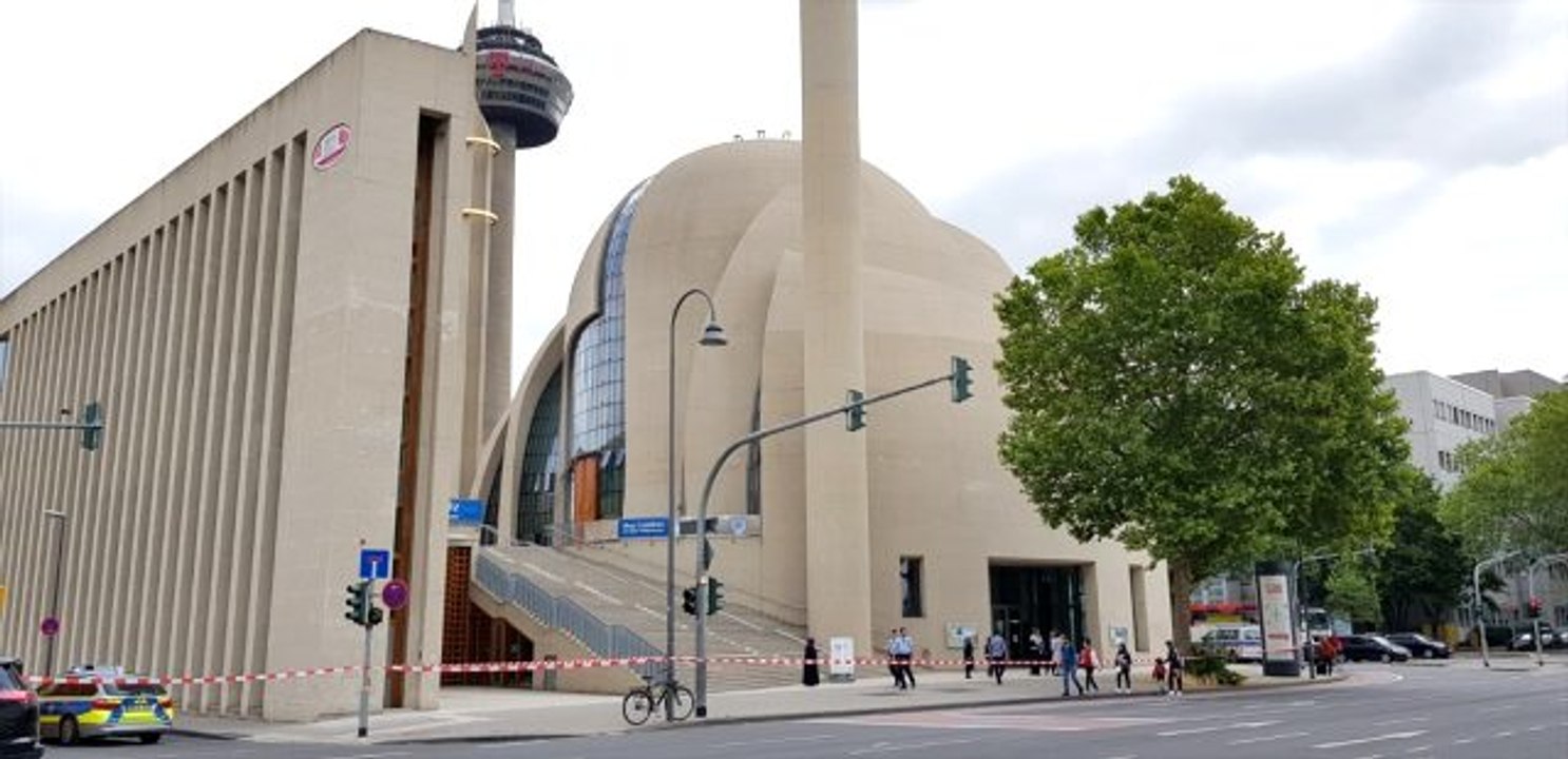 Köln'de bomba ihbarı! Diyanet İşleri Türk İslam Birliği Genel Merkezi boşaltıldı