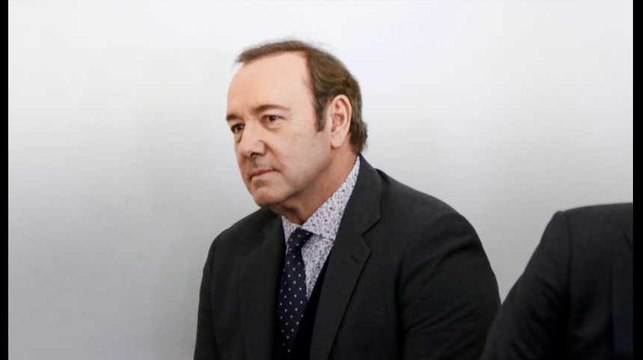 Kevin Spacey évitera-t-il son procès pour agression sexuelle ?