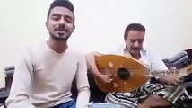شاب يمني يغني بصوت واحساس والمفاجئه والده يعزف العود بطريقه راقيه