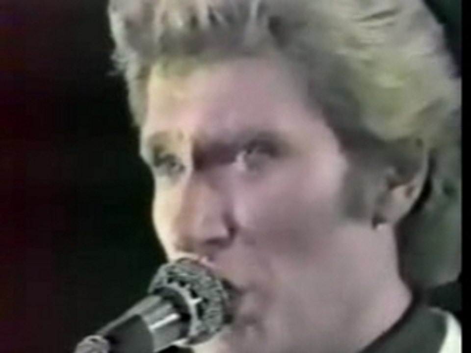 Johnny hallyday la premiere fois 1975