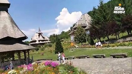 छह सौ साल तक के पुराने लकड़ी के 100 चर्च