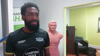 Charles François, le champion du monde de boxe thaï devenu coach