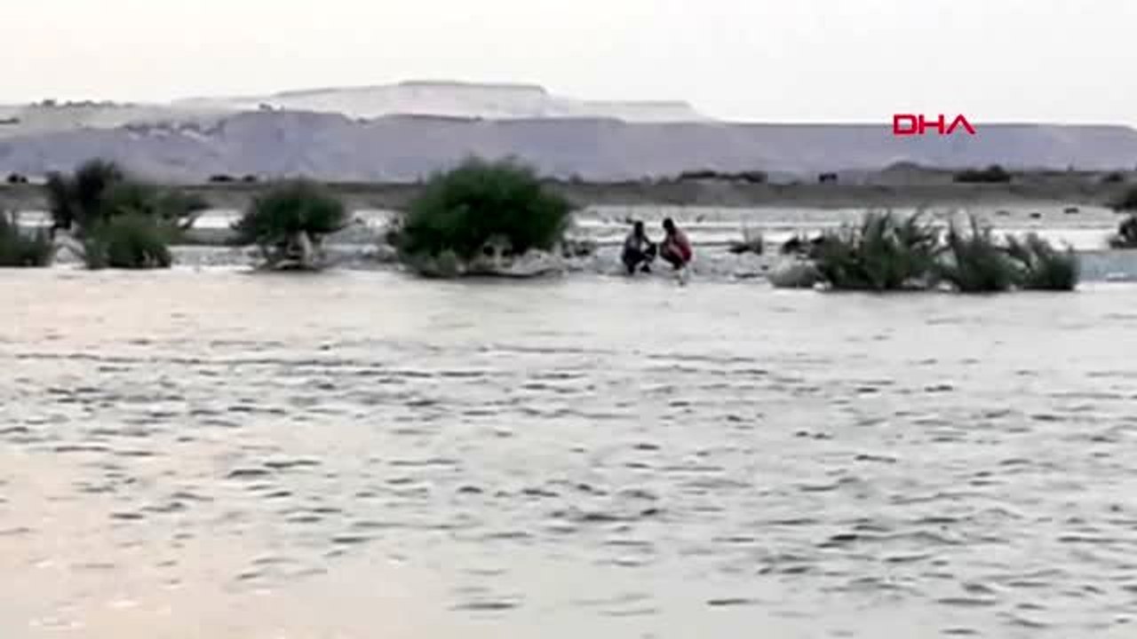 DİYARBAKIR Baraj kapakları açılınca avlandıkları çayda mahsur kaldılar