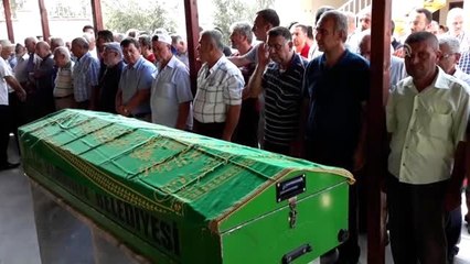 Sivas'taki trafik kazasında hayatını kaybeden öğretmen Şerife Kurt'un cenazesi