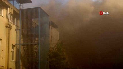 Esenyurt'ta plastik fabrikasında korkutan yangın