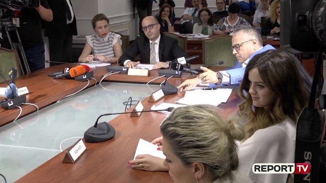 Fino debat me Avokatin e Shtetit për pallatin e Bashës/ I kthehet edhe Ulsi Manjës