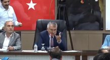 Adana Belediye Başkanı gündeme oturdu