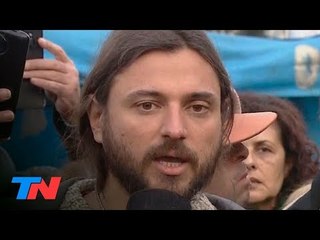 Dos detenidos en el Obelisco: Grabois intenta instalar una carpa