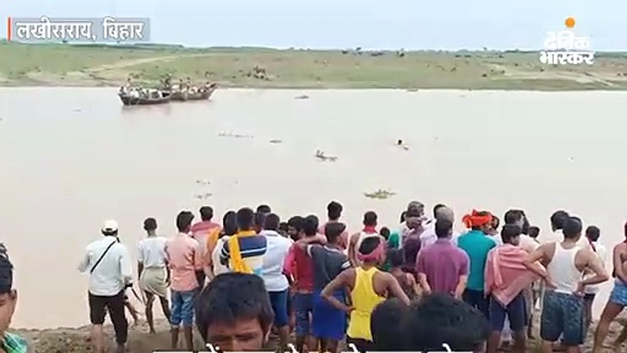 नदी में पलटी यात्रियों से भरी नाव, पांच डूबे, दो शव बरामद