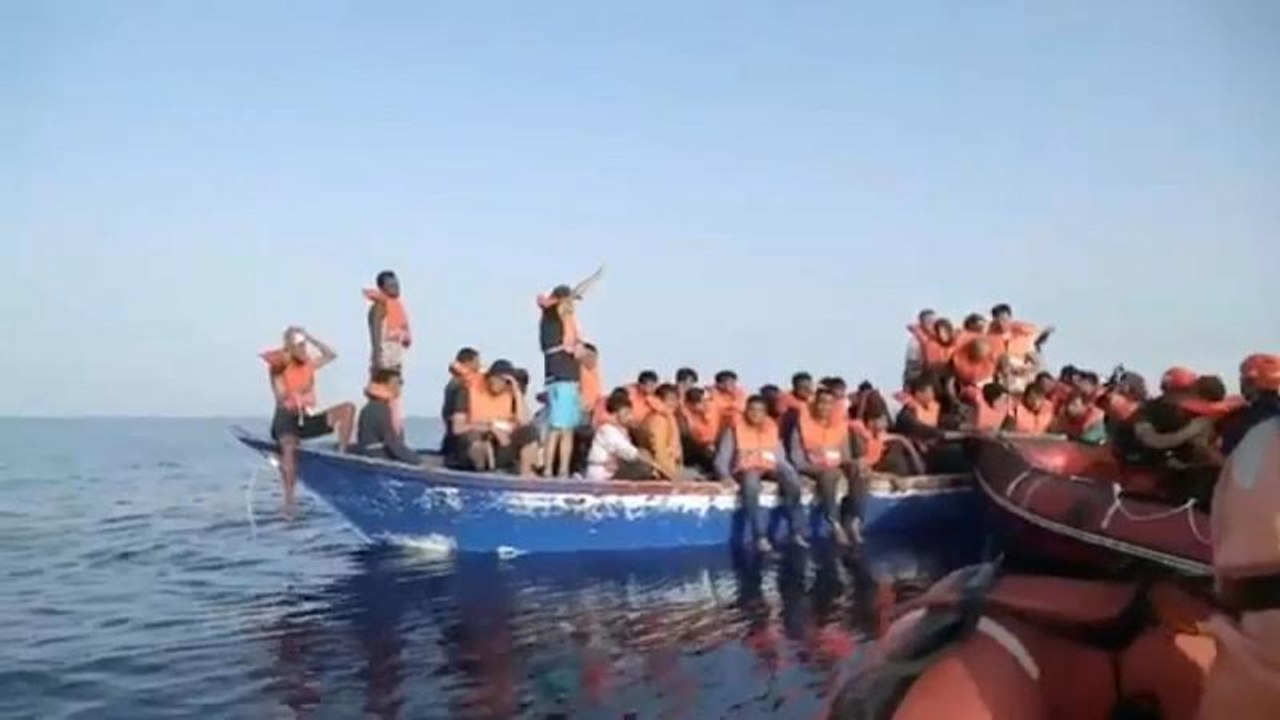 'Alan Kurdi' rettet 44 Migranten von Holzboot