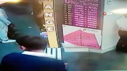 Taksim’de Gasp Dehşeti Kamerada