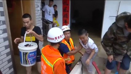 Las intensas lluvias mantienen en alerta al sur de China