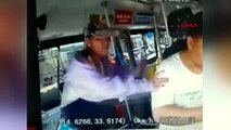 DHA DIŞ- Kadın yolcu, kendisini ikaz eden otobüs sürücüsüne saldırdı