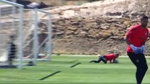 Diego Costa deja el entrenamiento tras sufrir varios mareos