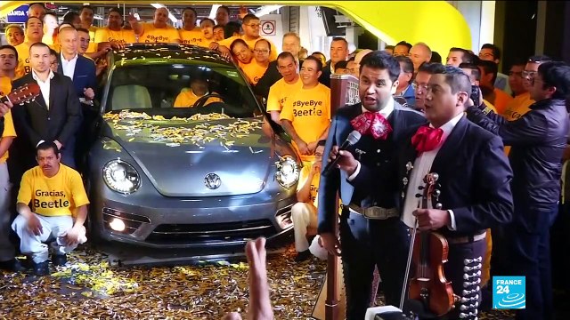 Last Volkswagen Beetle rolls off the belt as VW retires famous car