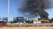 Arde sin heridos una planta de productos químicos en Fuenlabrada