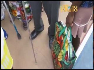 Le directeur de la Caisse d'assistance sociale (CAS) a procédé à une distribution de kits scolaires