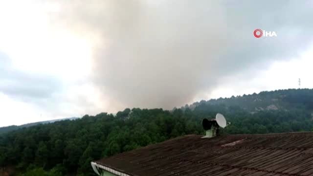 Aydos Ormanlarında yangın çıktı. Olay yerine çok sayıda itfaiye ekibi sevk edildi.