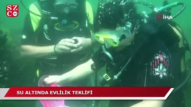 Su altında evlilik teklifi
