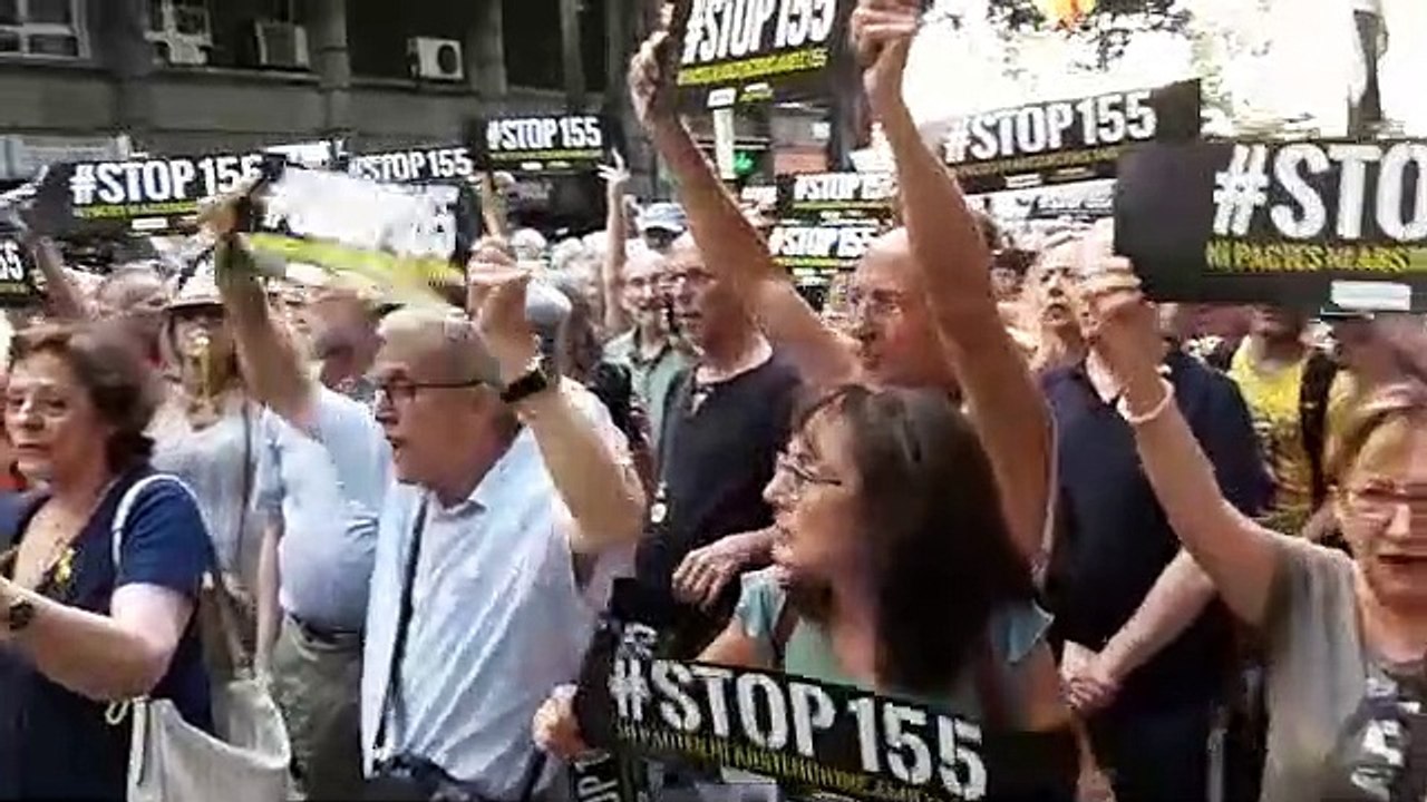 Concentració de protesta al carrer de Calàbria