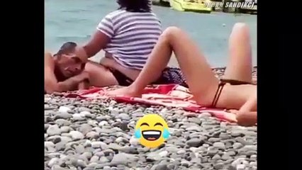 Plajda Komik :) Sen Sivas'ı Seyret Yar Bende Seni