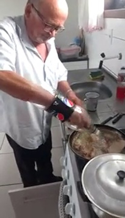 Le Truc De Génie Pour Se Protéger Des Projections d'Huile De Cuisson.
