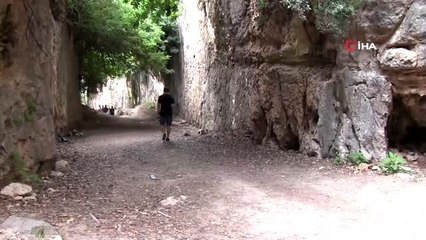 Titus Tüneli turist akınına uğruyor