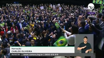 Descargar video: Diputados aprueban en primer debate reforma de jubilaciones en Brasilia