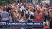 200 fans de "Rabbi Jacob" refont la danse iconique du film à Paris, 46 ans après